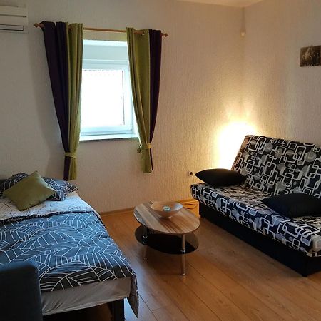 Apartments Villa Elda Перой Екстер'єр фото